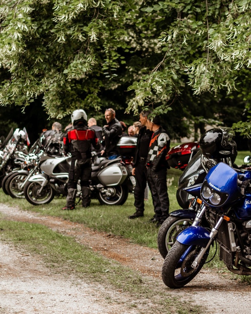 Parada motocykli i piknik w parku w Ujeździe. Przegląd imprez na wakacje [ZDJĘCIA]