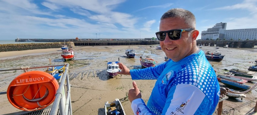 [AKTUALIZACJA] Piotr Biankowski przepłynął Kanał La Manche! Pokonał 60 km 