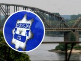 Wypadek na moście kolejowym w Toruniu! 17-latek spadł na filar