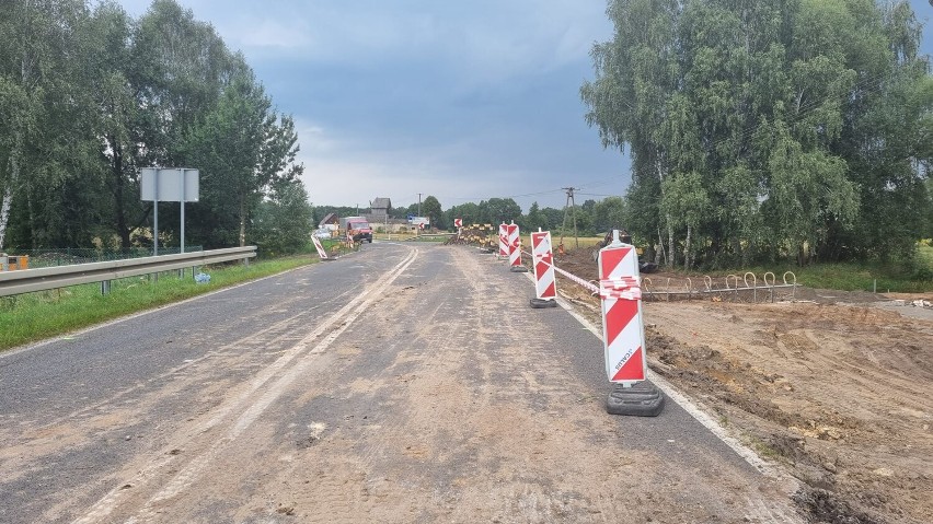 Trwa dokończenie ścieżki rowerowej w Borui Kościelnej. DW 305 w kierunku Wolsztyna jest całkowicie zamknięta! 