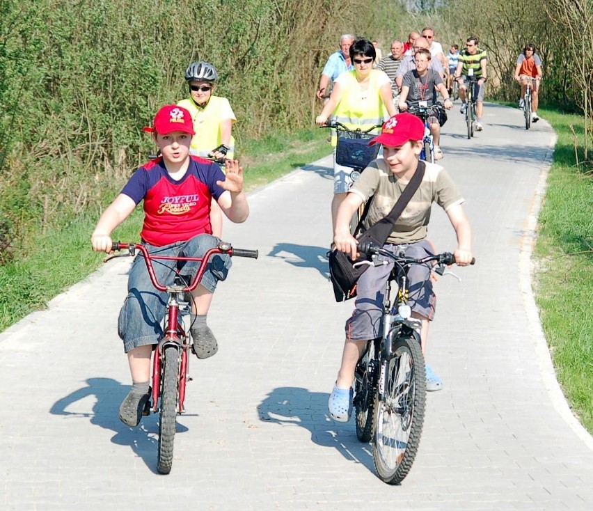 Zbąszyń. Otwarcie ścieżki rowerowej. Malownicza trasa (ZDJĘCIA)