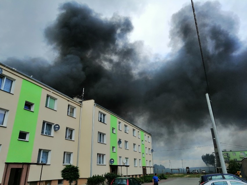 Z ostatniej chwili: Pali się budynek na terenie starego PGR-u w gminie Wągrowiec [ZDJĘCIA] 