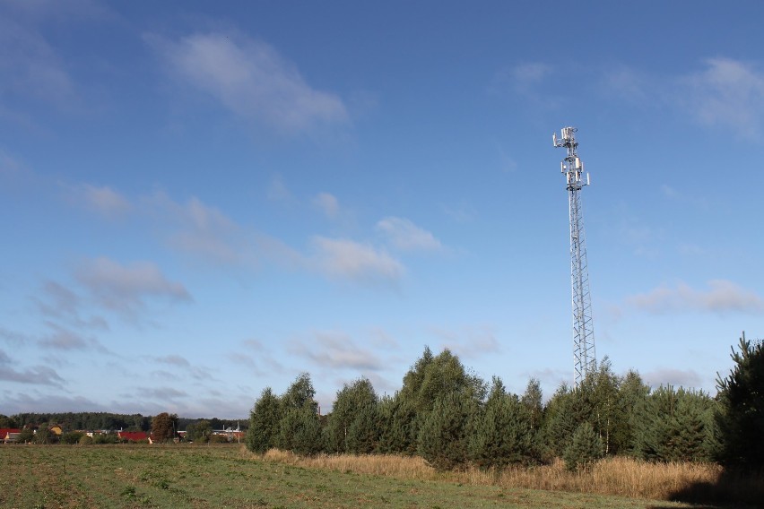 Kolejny operator i kolejna wieża telefonii komórkowej....