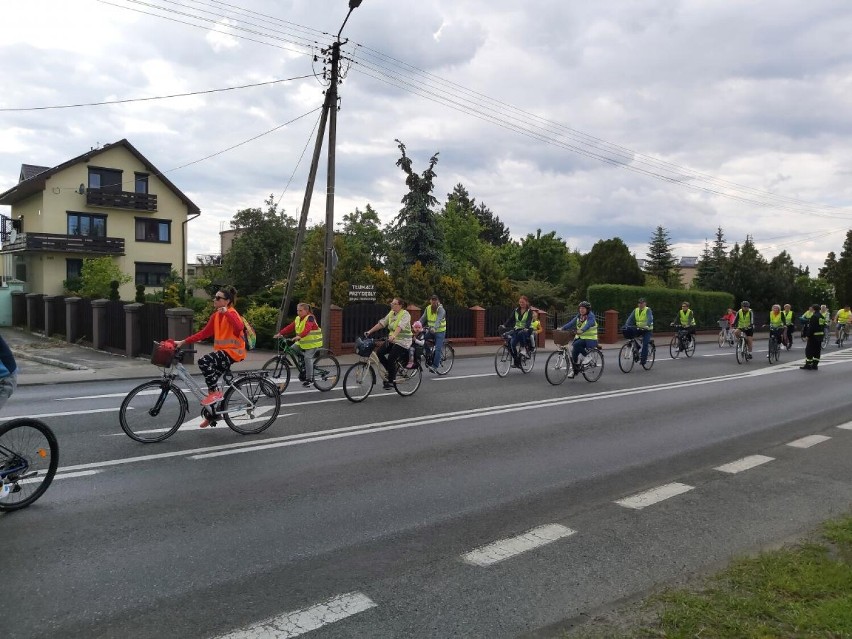 150 osób wzięło udział w Rodzinnym Rajdzie Rowerowym przez gminę Stawiszyn. ZDJĘCIA, WIDEO