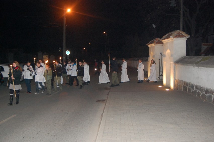 Holy Wins, Marsz wszystkich świętych w Rumi