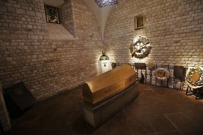Konserwację przeszedł sarkofag Józefa Piłsudskiego i wnętrze...