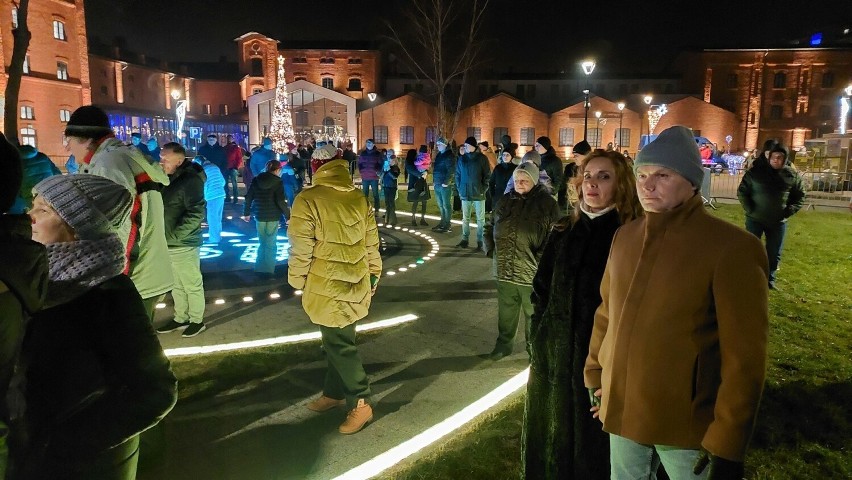 Sylwester 2023/2024. Tłumy ostrowczan powitało Nowy Rok na dziedzińcu Ostrowieckiego Browaru Kultury