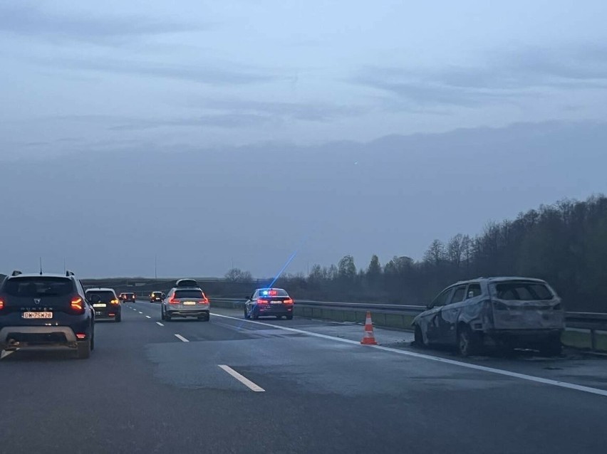 Poświąteczny drogowy koszmar na A4. Pożar samochodu pod Brzeskiem, wielki korek w stronę Krakowa