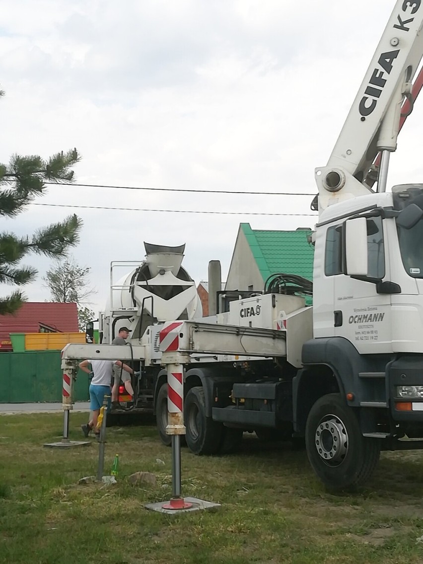 Trwają prace budowy grzybka w Długołęce [ZDJĘCIA]        