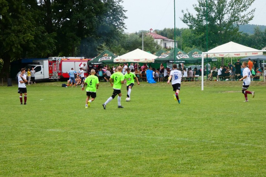 Zespół z Kosienic wygrał turniej o Puchar Wójta Gminy Żurawica 2021 [ZDJĘCIA]