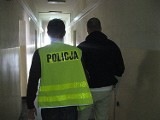 Policja w Chorzowie: 36-latek chciał zabić żonę siekierą