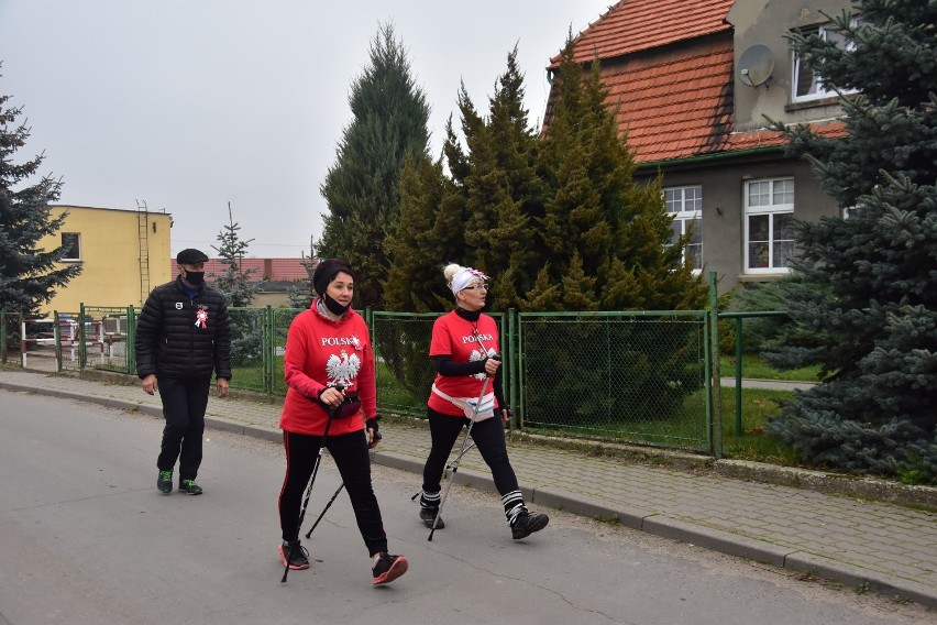 Zdjęcia z marszu i biegu dla Niepodległej, który wyruszył z...