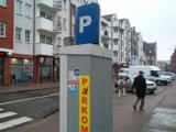 W Kołobrzegu zniesione opłaty za parkowanie w miejskich strefach - żeby nie dotykać parkometrów i bilonu