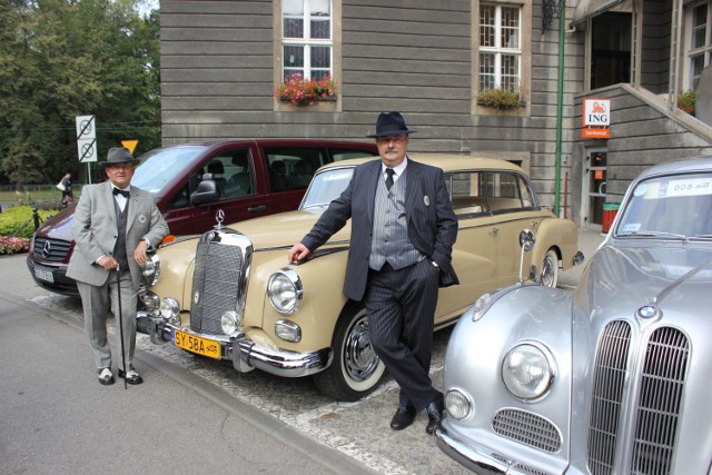 Coroczna Prada wyłania Mistera, a w ubiegłym roku został nim ten beżowy Mercedes 300 d - w 189, popularnie nazywany Adenauer. fot.Piotr A. Jeleń