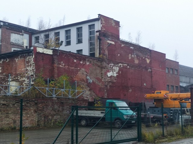 Przeznaczone do rozbiórki zaplecze.