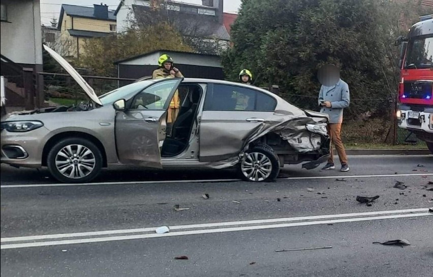 Groźny wypadek w Rzeszowie. Zderzyły się cztery samochody. Są ranni [ZDJĘCIA]