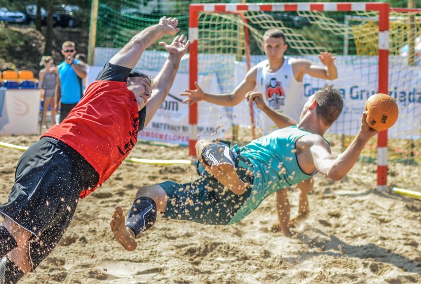 Płocczanie wygrali Puchar Polski w piłce ręcznej plażowej nad Jeziorem Rudnickim [wideo, zdjęcia]
