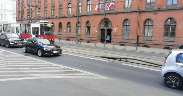 Zdjęcie archiwalne - naprawa wygiętej szyny (maj 2020 roku)