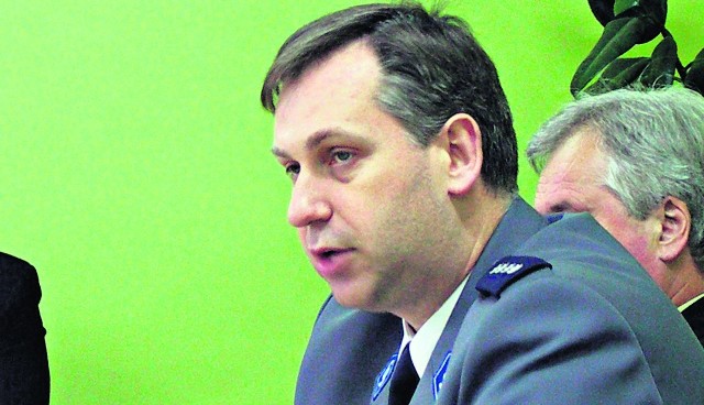 Komendant Dariusz Bieniek spowodował kolizję, której efektem było ujawnienie nieprawidłowości