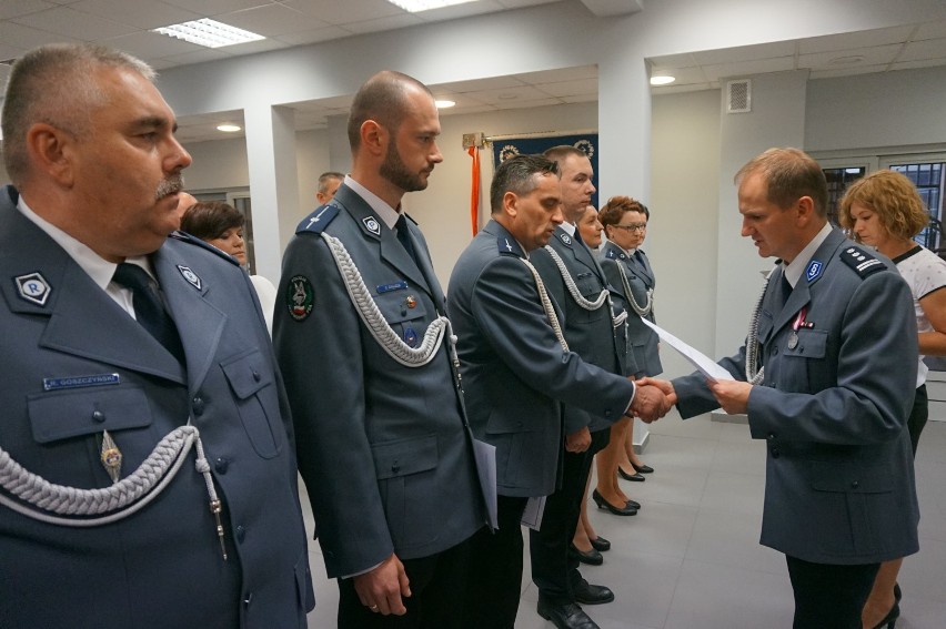 Nagrody pieniężne odebrali policjanci z komendy w Tomaszowie