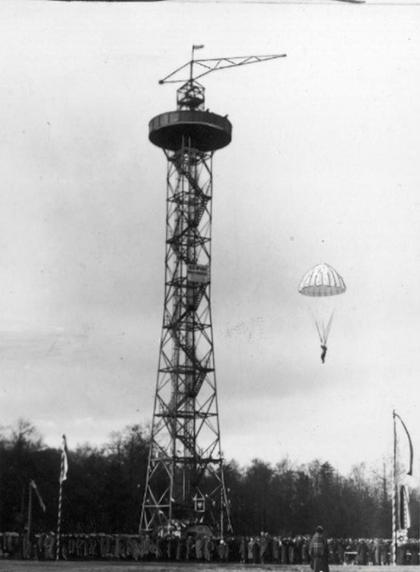 Wieża spadochronowa miała wysokość 48 metrów.