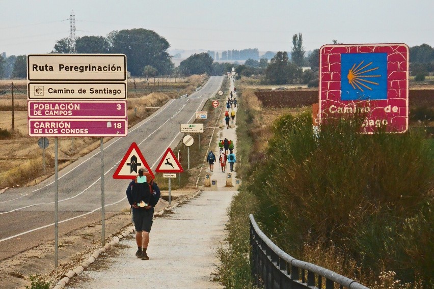 Przez wieki wielu pielgrzymów z różnych stron świata...