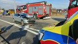 W Mikołowie zderzyła się osobówka z ciężarówką. Dwie osoby trafiły do szpitala
