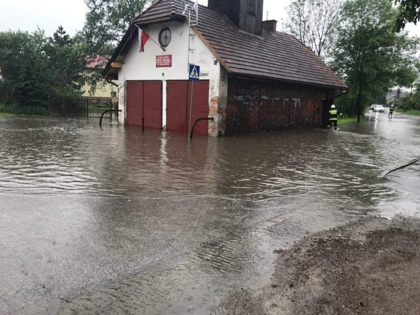 Kraków, Wieliczka. Druhowie z OSP zbierają pieniądze na remont remiz zalanych przez wodę [ZDJĘCIA] 