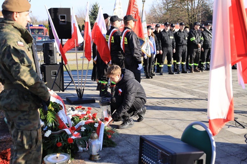 Ułani  i żołnierze przybyli do Leśniowic, aby wspólnie świętować Dzień Niepodległości. Zobacz zdjęcia