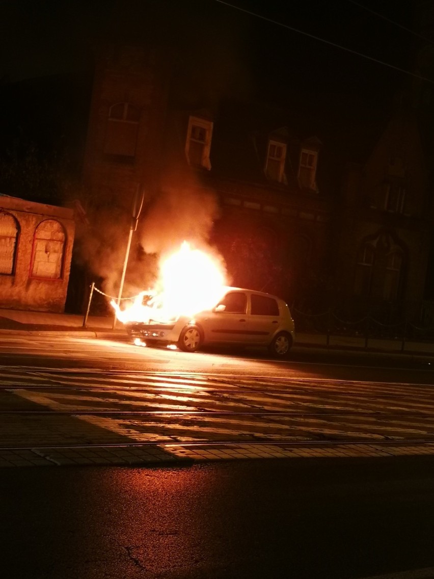 Pożar samochodu na Głogowskiej.