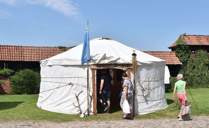 Oblężenie Malborka 2022 już trwa dookoła zamku. Rekonstruktorzy i wystawcy czekają na mieszkańców i turystów