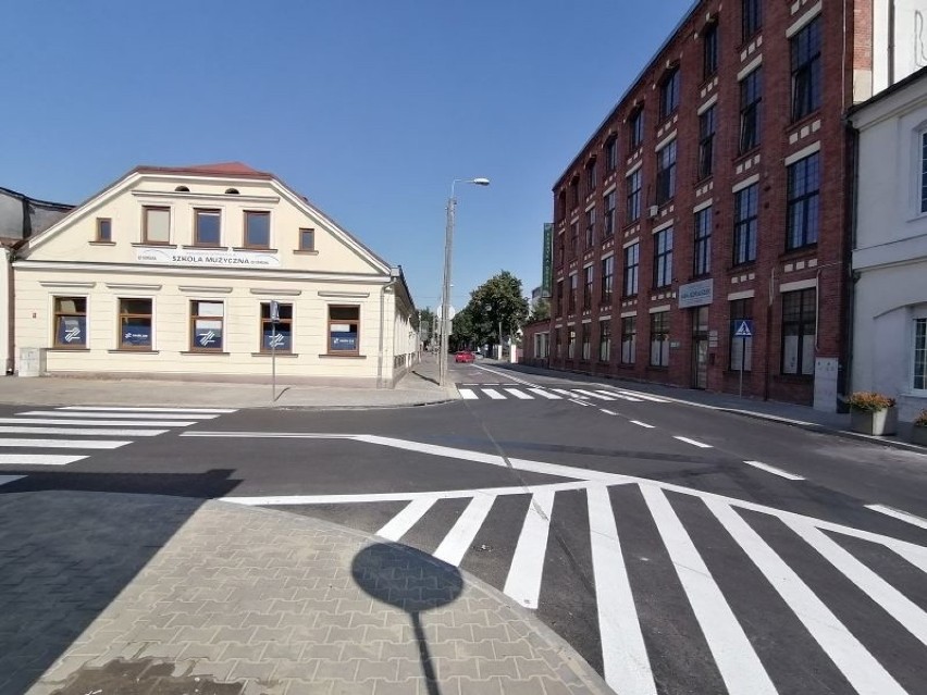 Ulica Piłsudskiego w Pabianicach już po remoncie! Miesiąc wcześniej ZDJĘCIA
