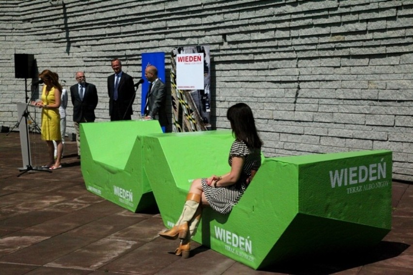 Zobacz futurystyczne kanapy w Parku Odkrywców