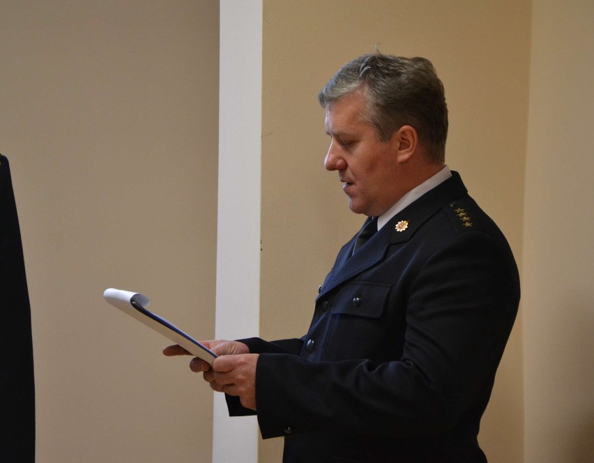 Malbork: Komendant wojewódzki PSP pożegnał strażaków odchodzących na emeryturę