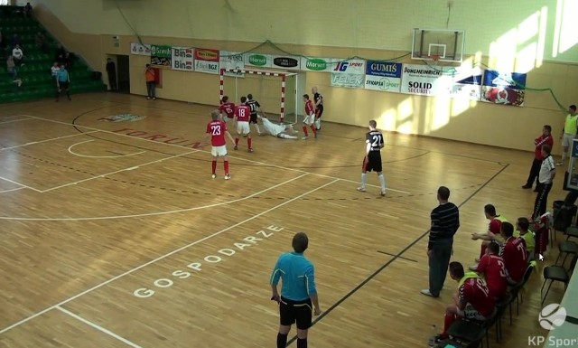 Marwit Toruń - Red Devils Chojnice 0:2 (0:0)