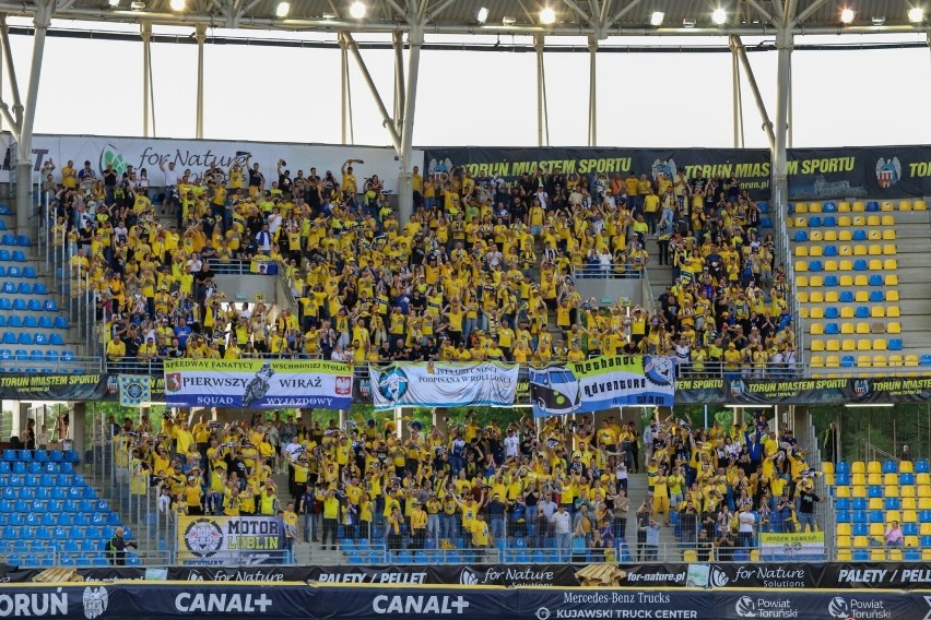 Kibice żużlowców Platinum Motoru Lublin byli na stadionie w Toruniu. Zobacz zdjęcia fanów "Koziołków" na Motoarenie