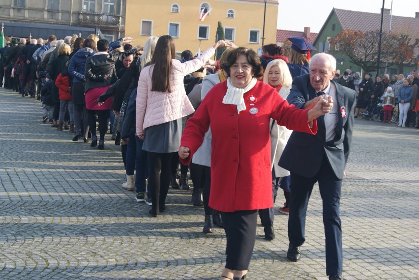 W Dolsku odtańczyli Poloneza na 100 - lecie niepodległości