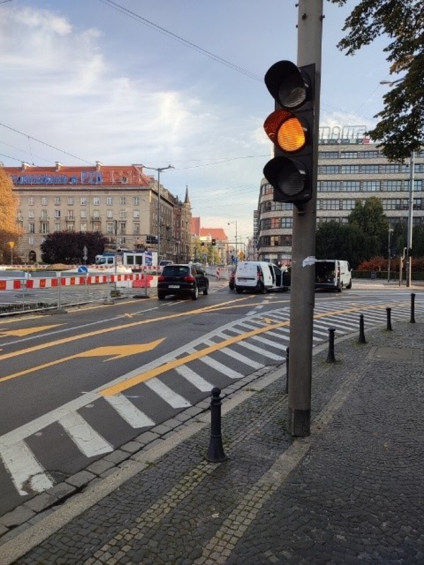 Kolizja w rejonie skrzyżowania Kościuszki/Świdnicka (25...