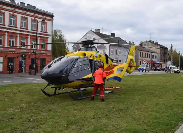 Do śmiertelnego wypadku doszło w Zduńskiej Woli na ulicy Sieradzkiej. Poszkodowana 90-latkę została przetransportowana LPR do szpitala, gdzie zmarła