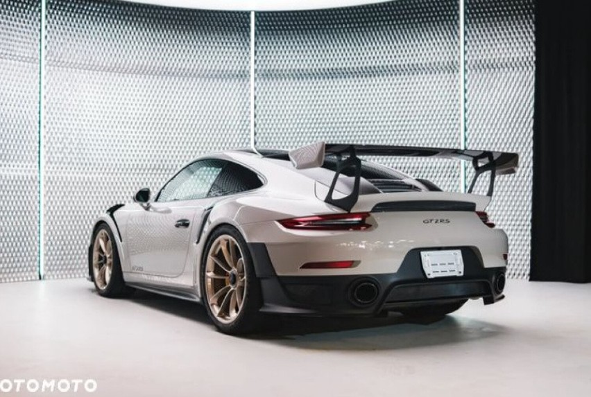 Porsche 911 GT2 RS...