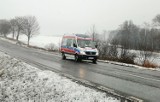 Ratownicy medyczni z pogotowia w Choszcznie: znieczulica społeczna! Mężczyzna, który wpadł do zimnej wody nie mógł doczekać się pomocy