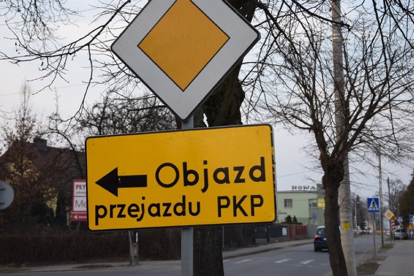 Przejazd kolejowy na ulicy Opiesińskiej w Zduńskiej Woli zamknięty do 8 marca [zdjęcia]