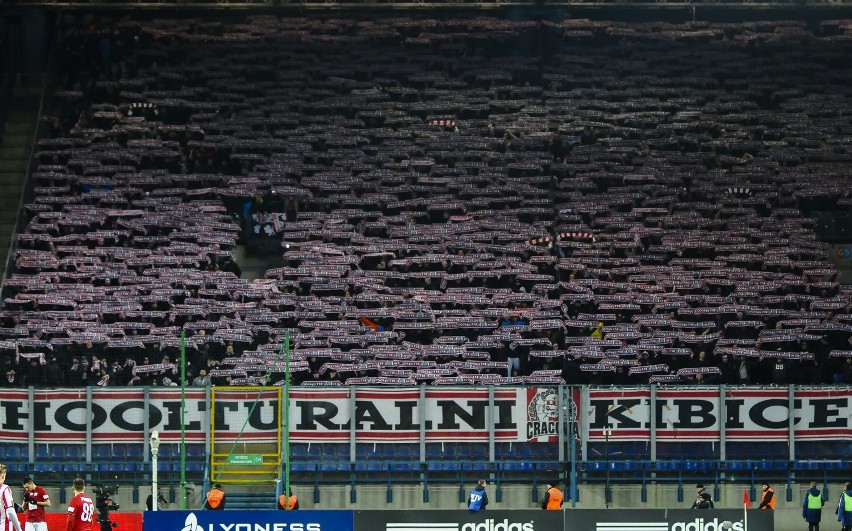 Wielkie Derby Krakowa. Kibice na meczu Wisła  - Cracovia [ZDJĘCIA]