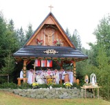 Tłumy wiernych na niezwykłej mszy na Trójstyku, spotkali się Polacy, Czesi i Słowacy (ZDJĘCIA)