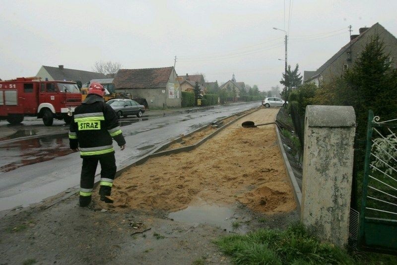 Woda zalewała piwnice. Strażacy interweniowali we Wrocławiu i Kiełczowie (ZDJĘCIA)
