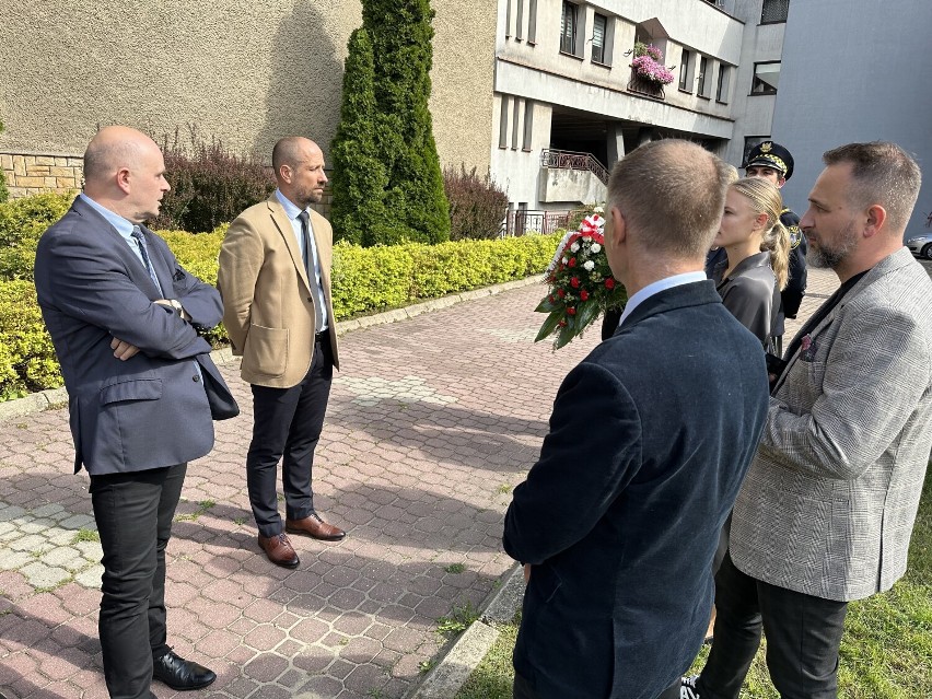 Światowy Dzień Sybiraka w Częstochowie. Złożono kwiaty przed pamiątkową tablicą