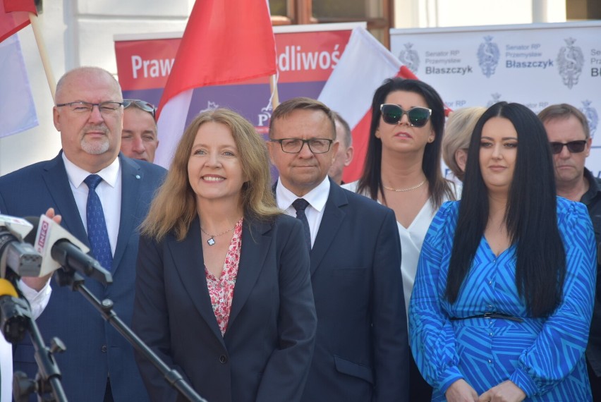 Kandydaci PiS do Sejmu RP w okręgu nr 11. Przedstawieni zostali w Sieradzu FOTO, FILM