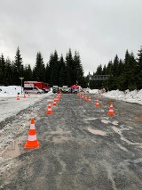 Kontrola sanitarna w Jakuszycach. Kontrolują busy i autobusy (ZDJĘCIA)