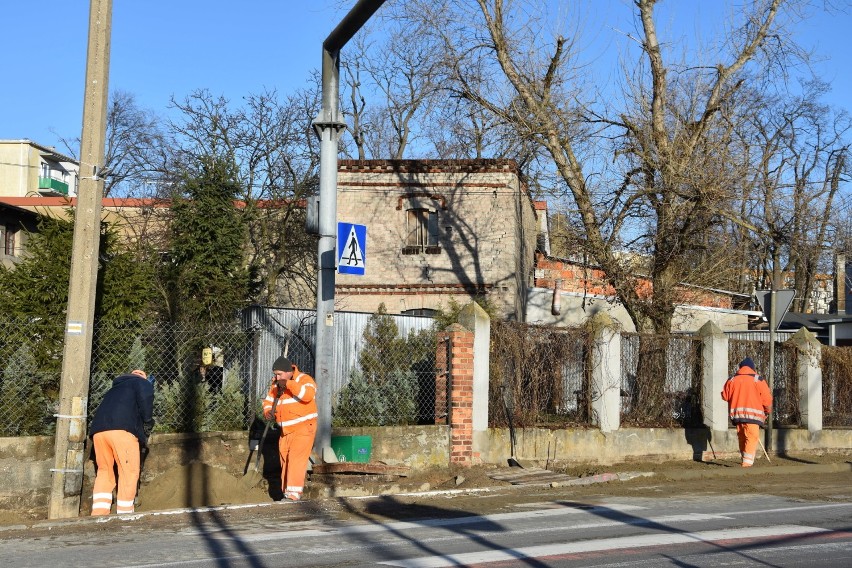 Choć to grudzień drogowcy wciąż pracują na ulicach Nakła