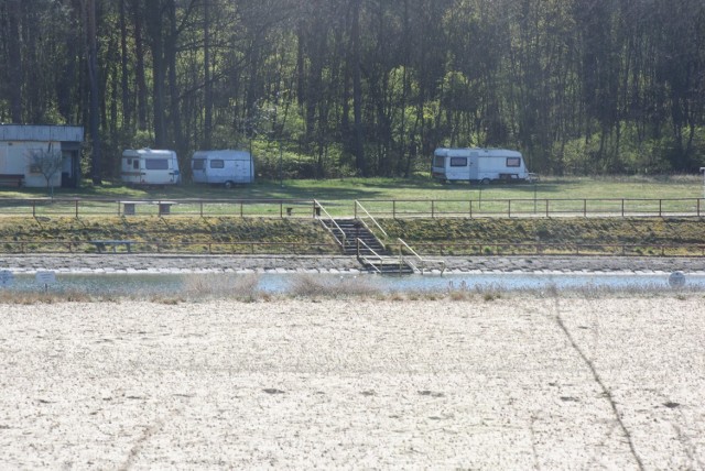 Jak w dobie koronawirusa działają campingi, gdzie niektórzy mają swoje domki letniskowe? (Zdjęcie ilustracyjne).